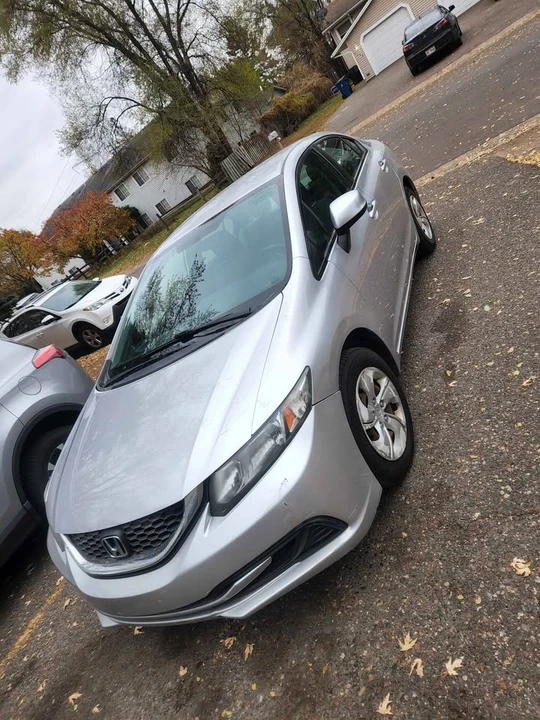 2015 Honda Civic 9th Gen - Image 2 of 20