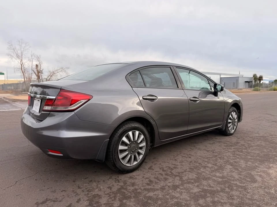 2015 Honda Civic 9th Gen - Image 5 of 16