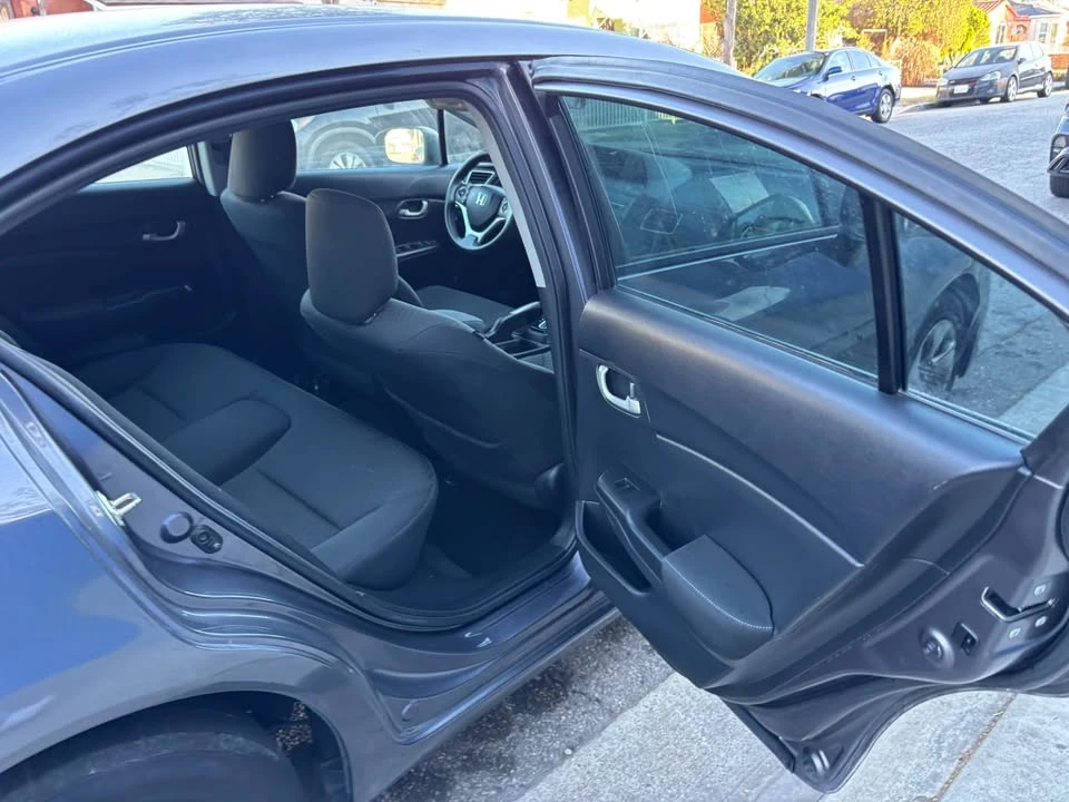 2015 Honda Civic 9th Gen - Image 11 of 18
