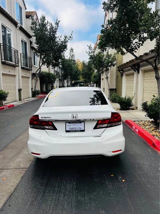 2015 Honda Civic 9th Gen - Image 2 of 13