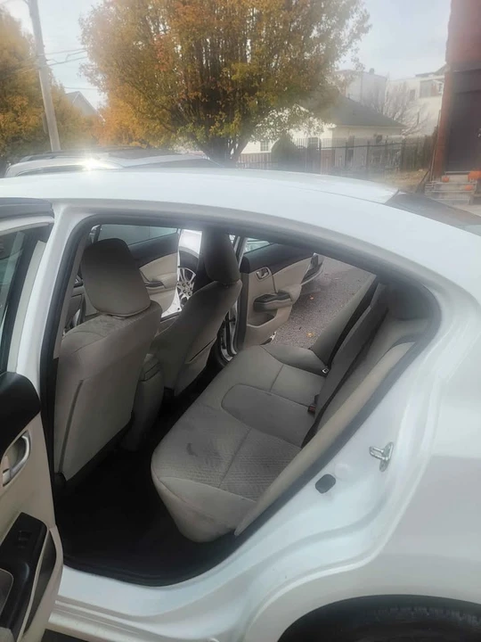 2015 Honda Civic 9th Gen - Image 10 of 19