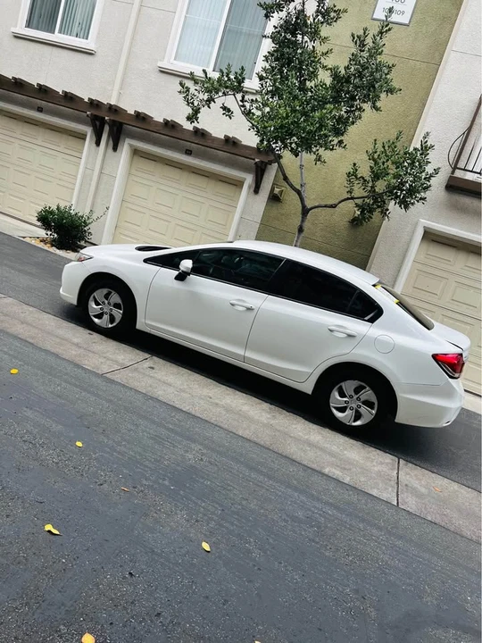 2015 Honda Civic 9th Gen - Image 4 of 13