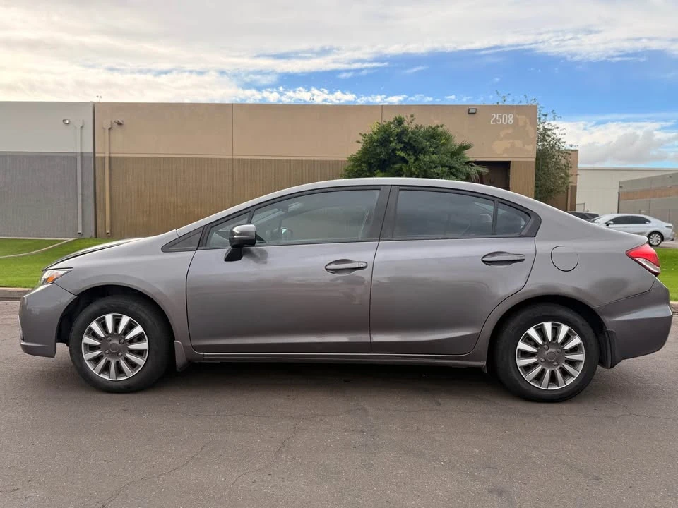 2015 Honda Civic 9th Gen - Image 9 of 16