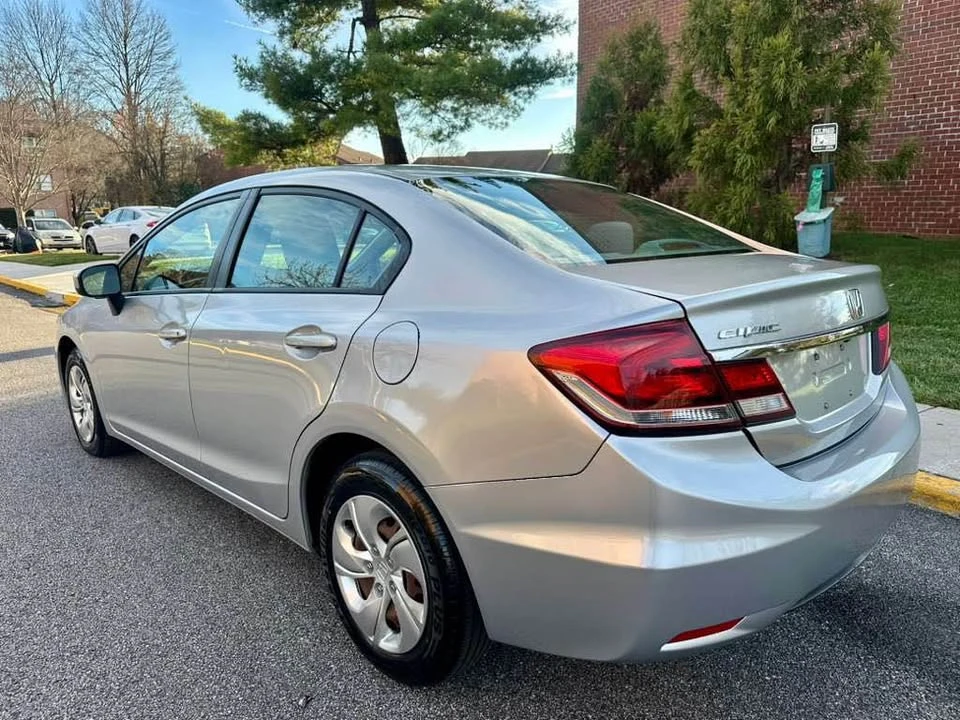 2015 Honda Civic 9th Gen - Image 3 of 15