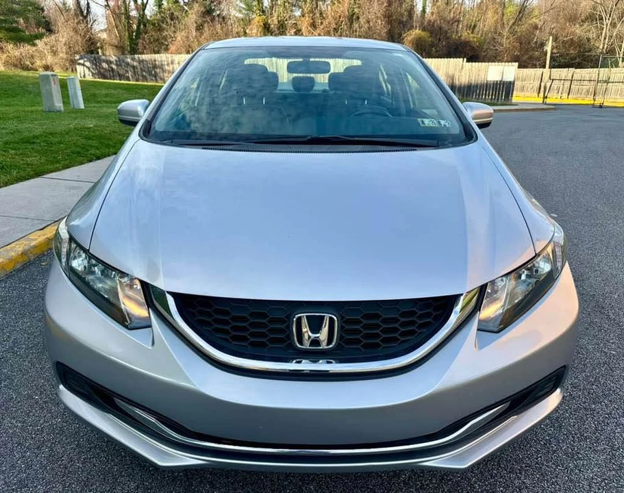2015 Honda Civic 9th Gen - Image 8 of 15