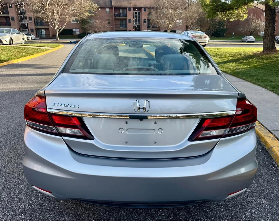 2015 Honda Civic 9th Gen - Image 4 of 15