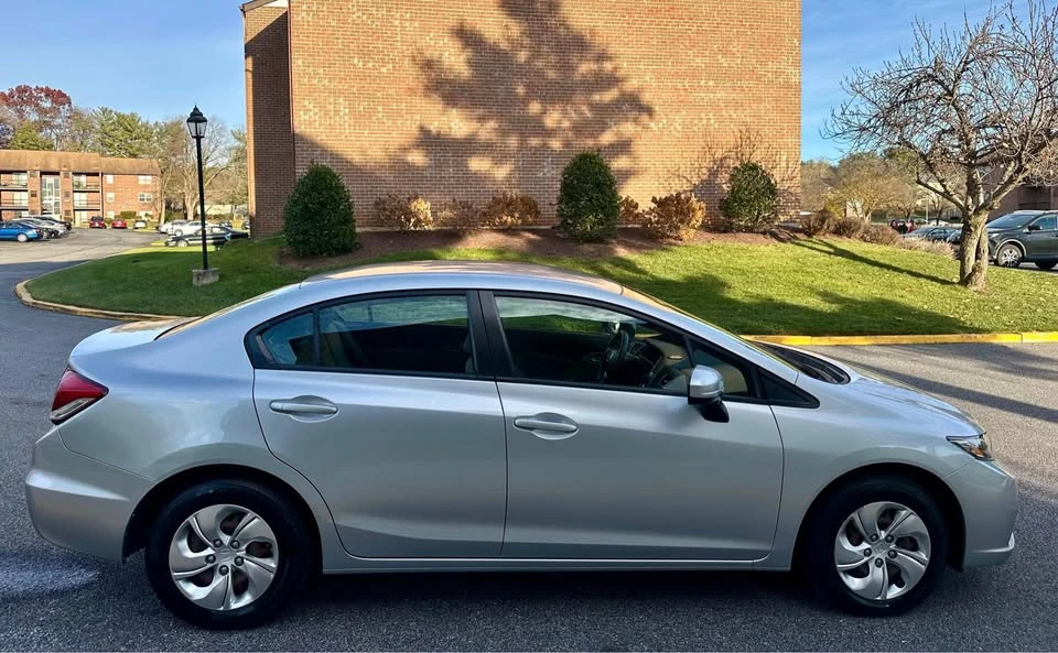 2015 Honda Civic 9th Gen - Image 6 of 15