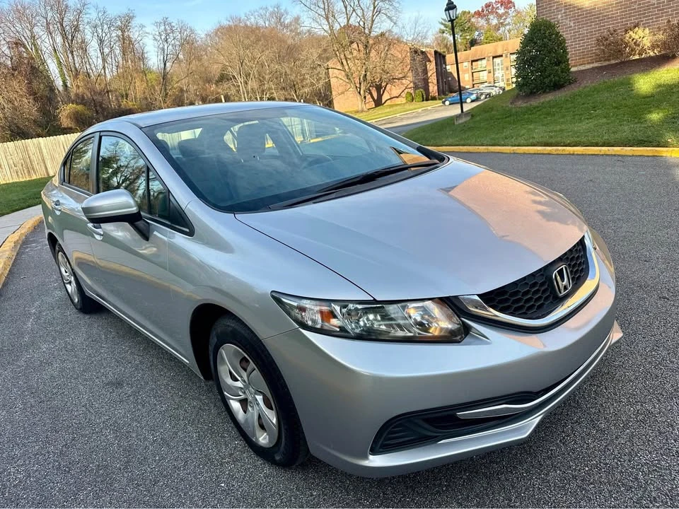 2015 Honda Civic 9th Gen - Image 7 of 15