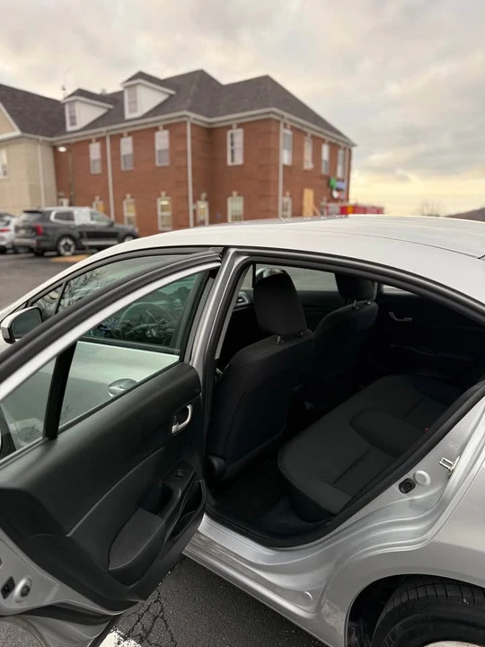2015 Honda Civic 9th Gen - Image 5 of 6