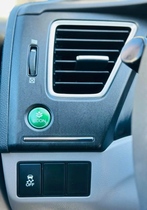 2015 Honda Civic 9th Gen - Image 9 of 10