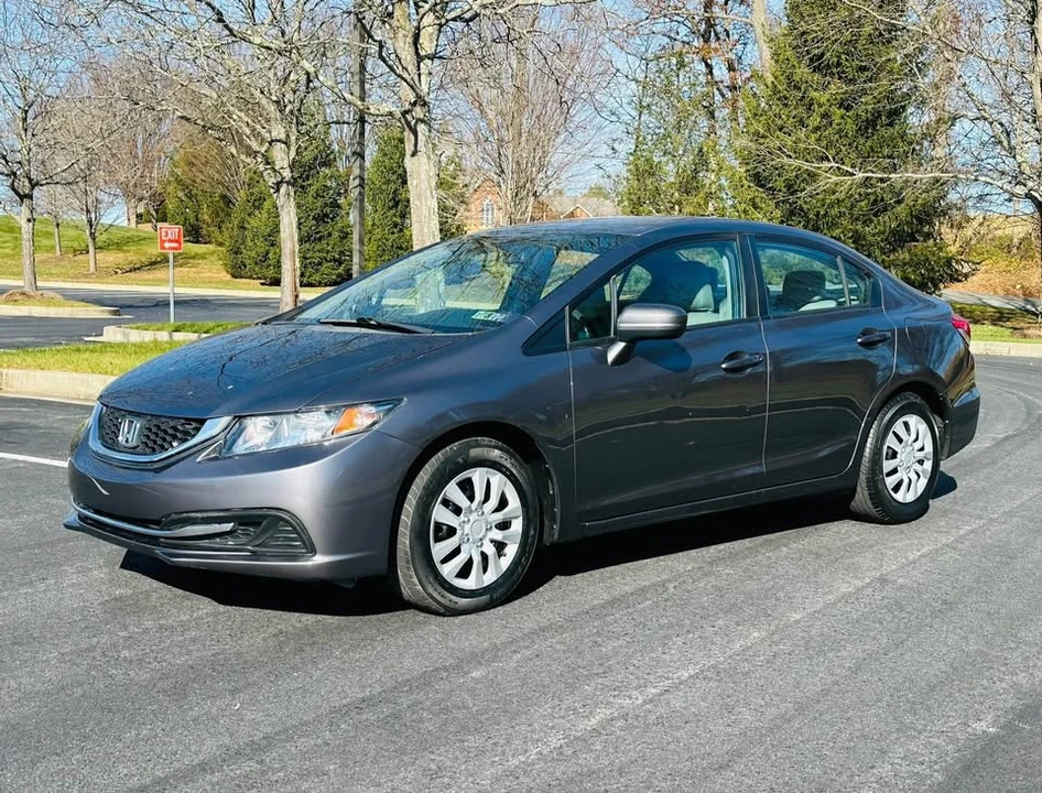 2015 Honda Civic 9th Gen - Image 2 of 10