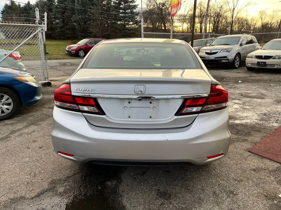 2015 Honda Civic 9th Gen - Image 5 of 18