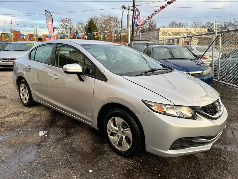 2015 Honda Civic 9th Gen - Image 3 of 18