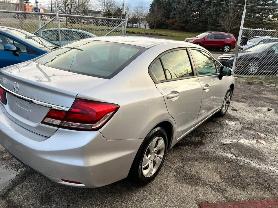 2015 Honda Civic 9th Gen - Image 7 of 18