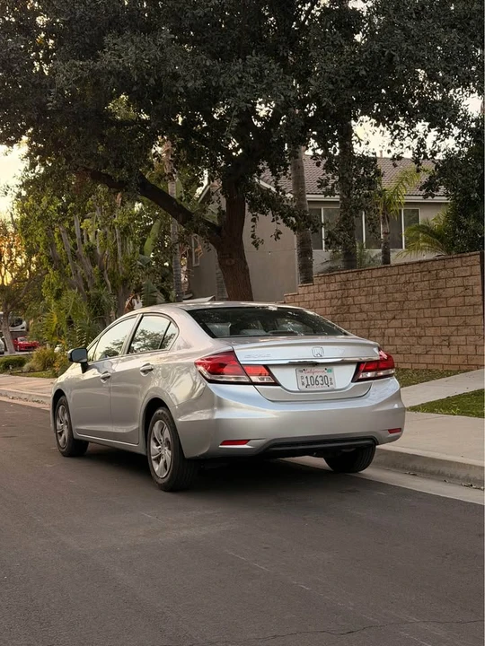 2015 Honda Civic 9th Gen - Image 6 of 10