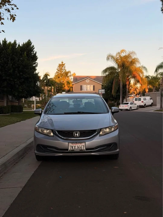 2015 Honda Civic 9th Gen - Image 2 of 10