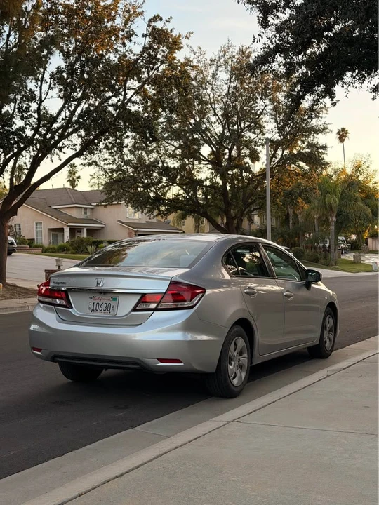 2015 Honda Civic 9th Gen - Image 4 of 10
