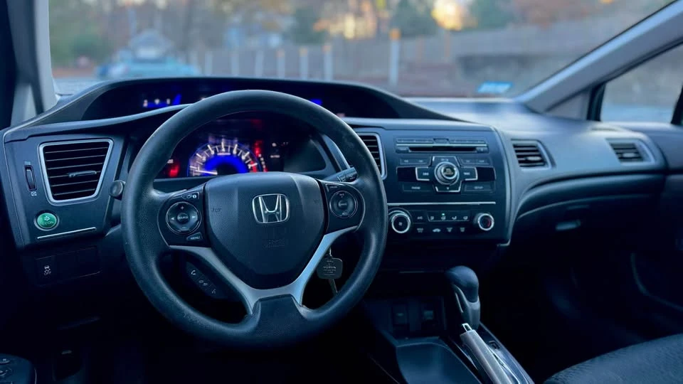 2015 Honda Civic 9th Gen - Image 10 of 14