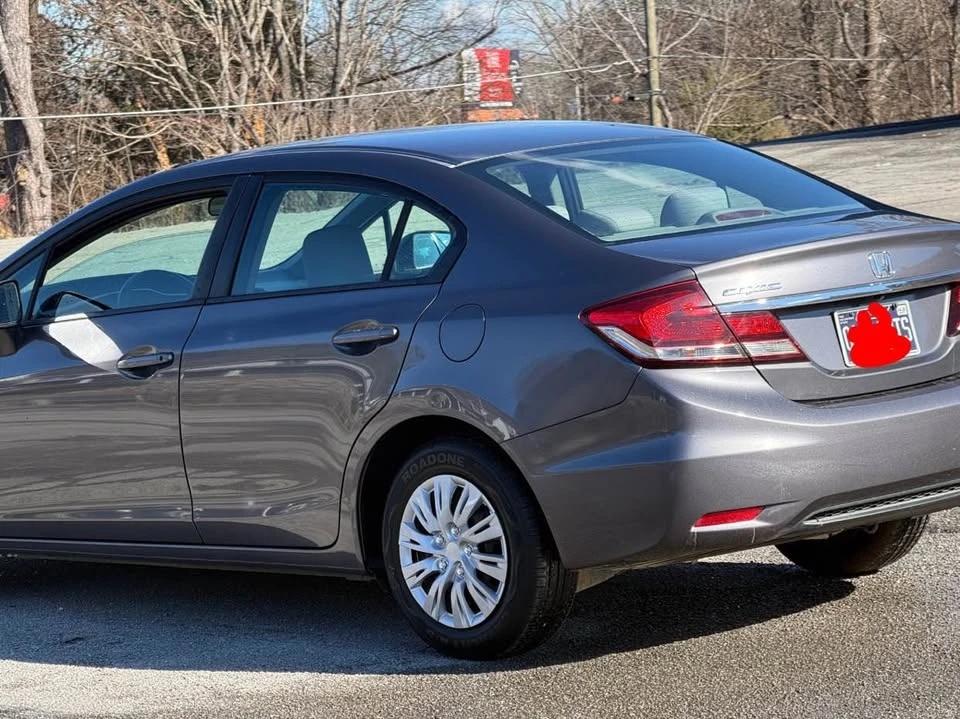 2015 Honda Civic 9th Gen - Image 5 of 16