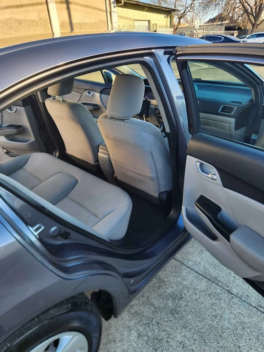 2015 Honda Civic 9th Gen - Image 10 of 13