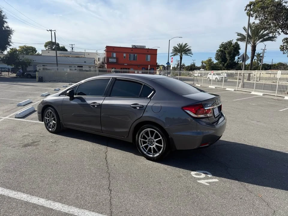 2015 Honda Civic 9th Gen - Image 7 of 17