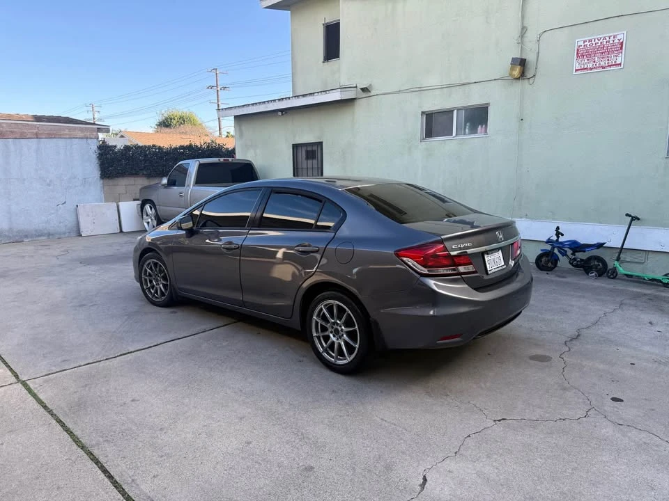 2015 Honda Civic 9th Gen - Image 3 of 17