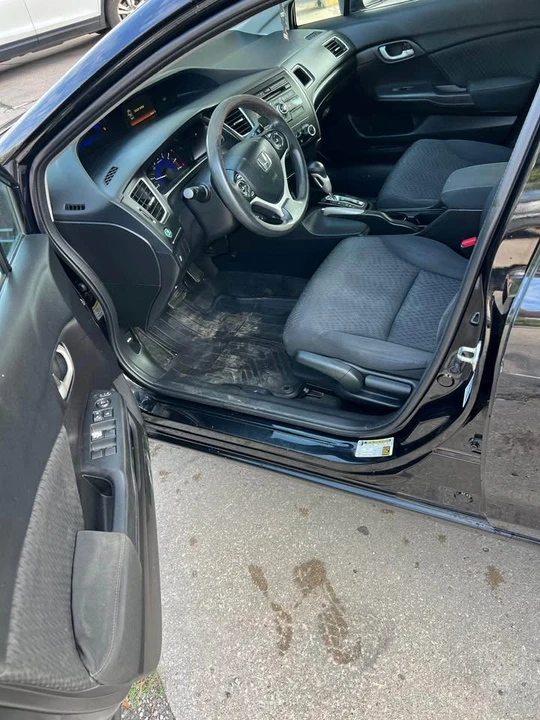 2015 Honda Civic 9th Gen - Image 9 of 16