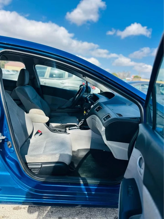 2015 Honda Civic 9th Gen - Image 11 of 14