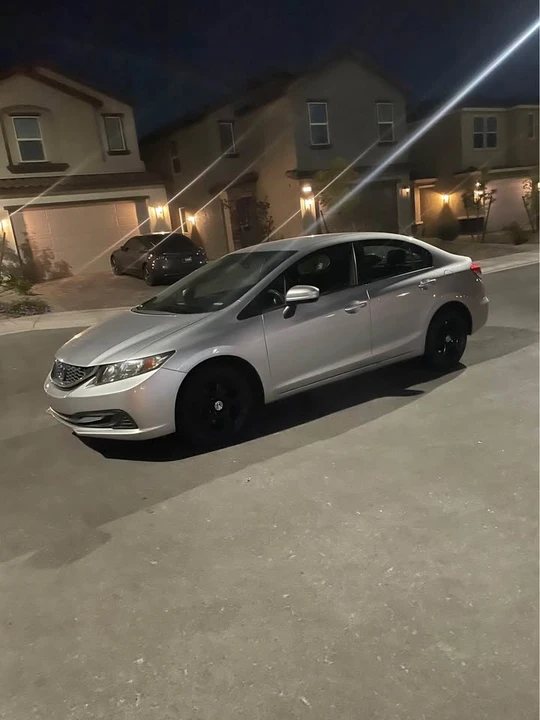 2015 Honda Civic 9th Gen - Image 3 of 15