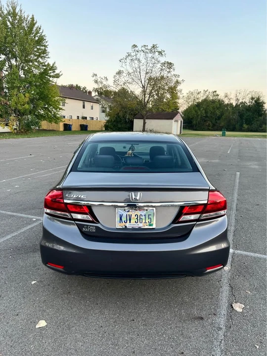 2015 Honda Civic 9th Gen - Image 5 of 13