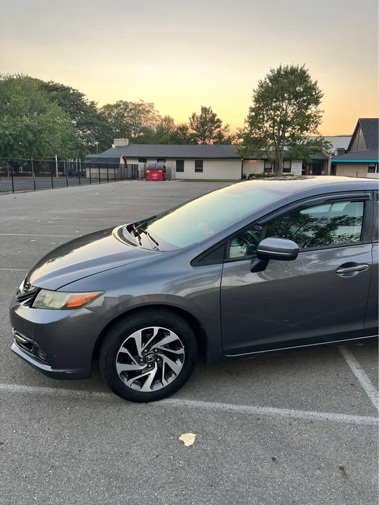 2015 Honda Civic 9th Gen - Image 8 of 13