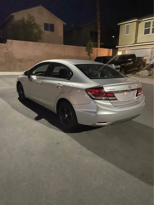 2015 Honda Civic 9th Gen - Image 5 of 15