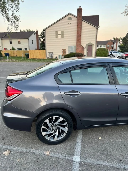 2015 Honda Civic 9th Gen - Image 3 of 13
