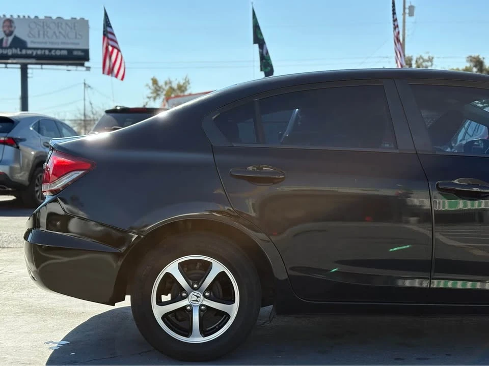 2015 Honda Civic 9th Gen - Image 10 of 16