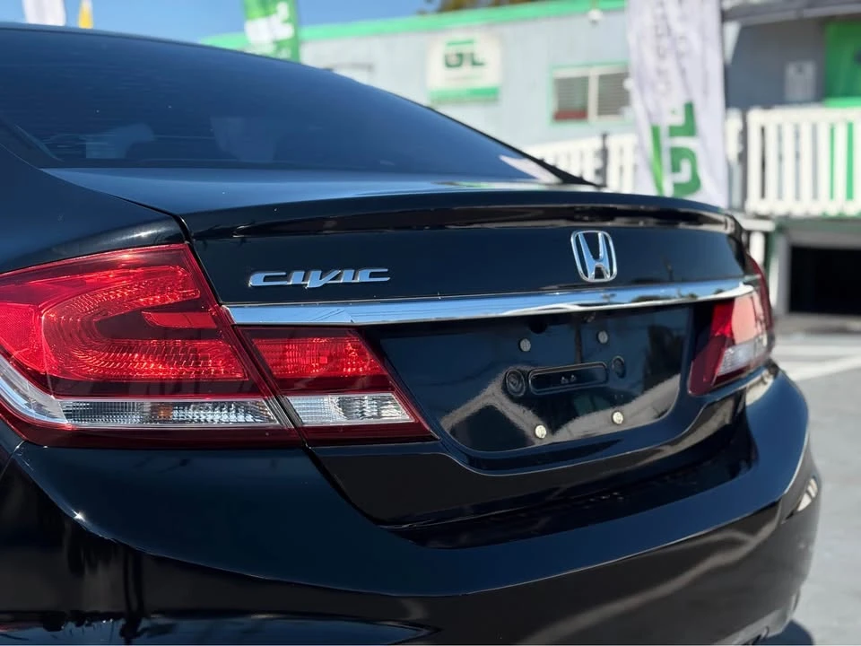 2015 Honda Civic 9th Gen - Image 9 of 16