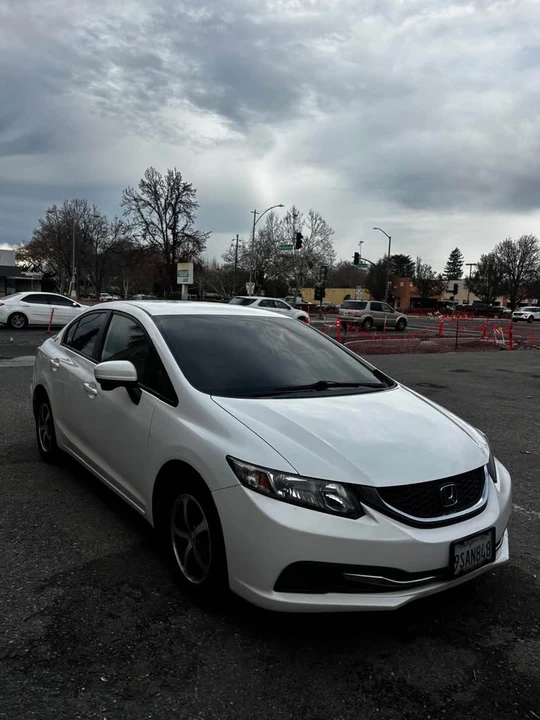2015 Honda Civic 9th Gen - Image 2 of 10