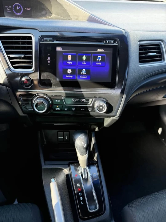 2015 Honda Civic 9th Gen - Image 13 of 16