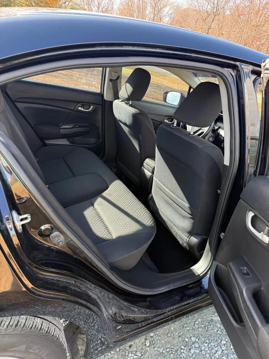 2015 Honda Civic 9th Gen - Image 10 of 16