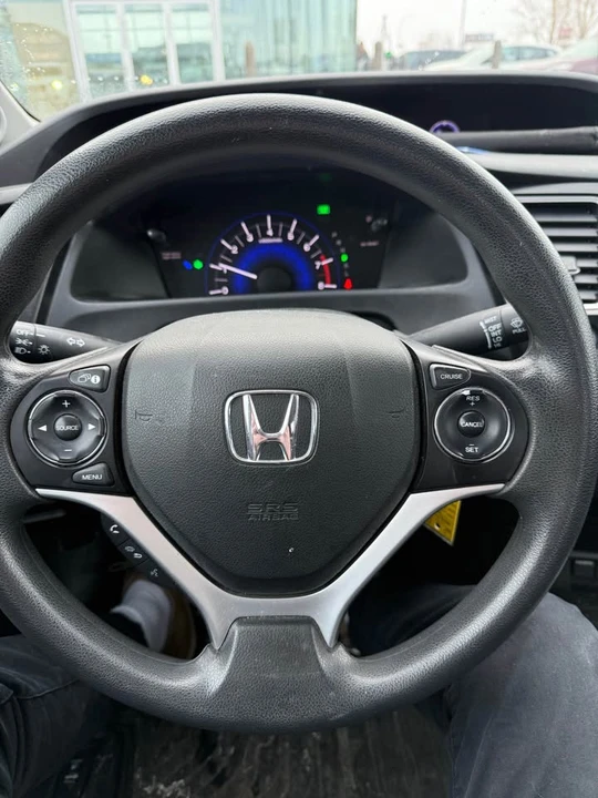 2015 Honda Civic 9th Gen - Image 8 of 11
