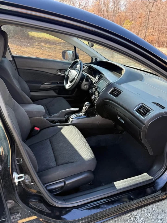 2015 Honda Civic 9th Gen - Image 9 of 16