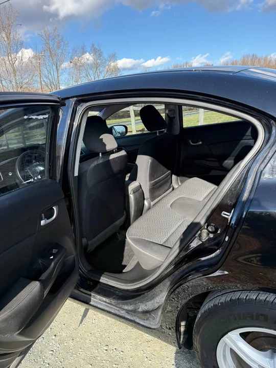 2015 Honda Civic 9th Gen - Image 8 of 16