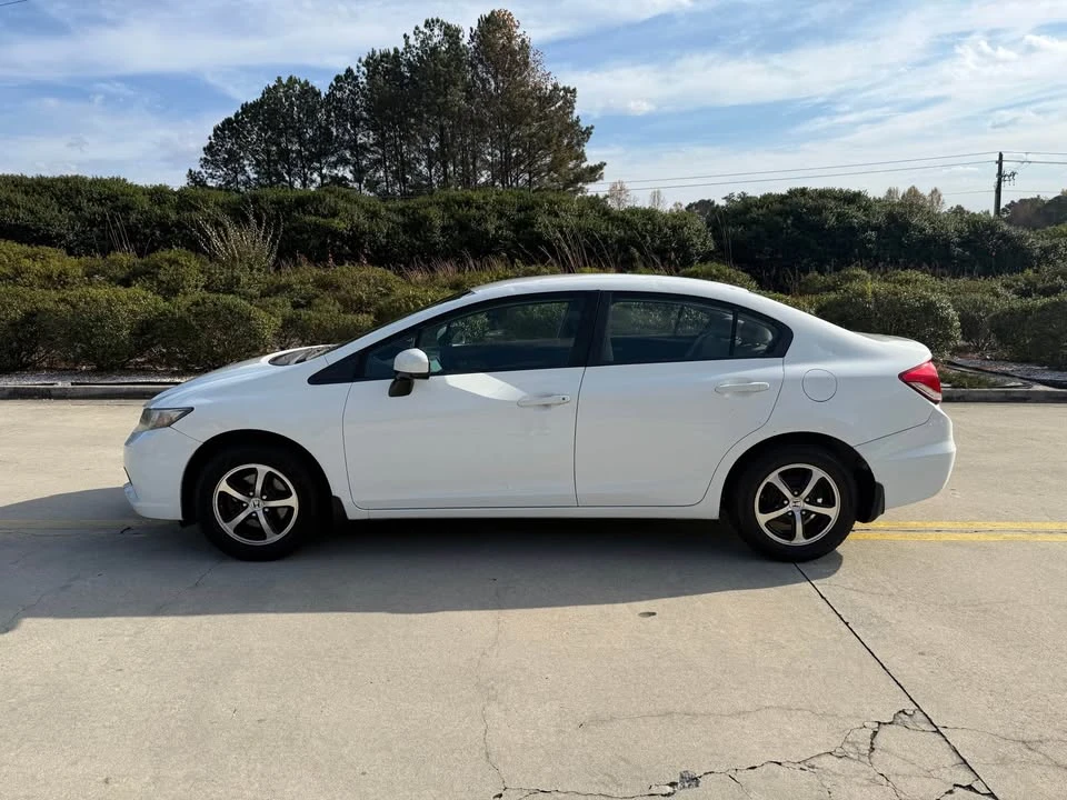 2015 Honda Civic 9th Gen - Image 2 of 11