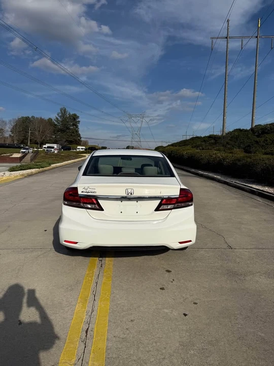 2015 Honda Civic 9th Gen - Image 3 of 11