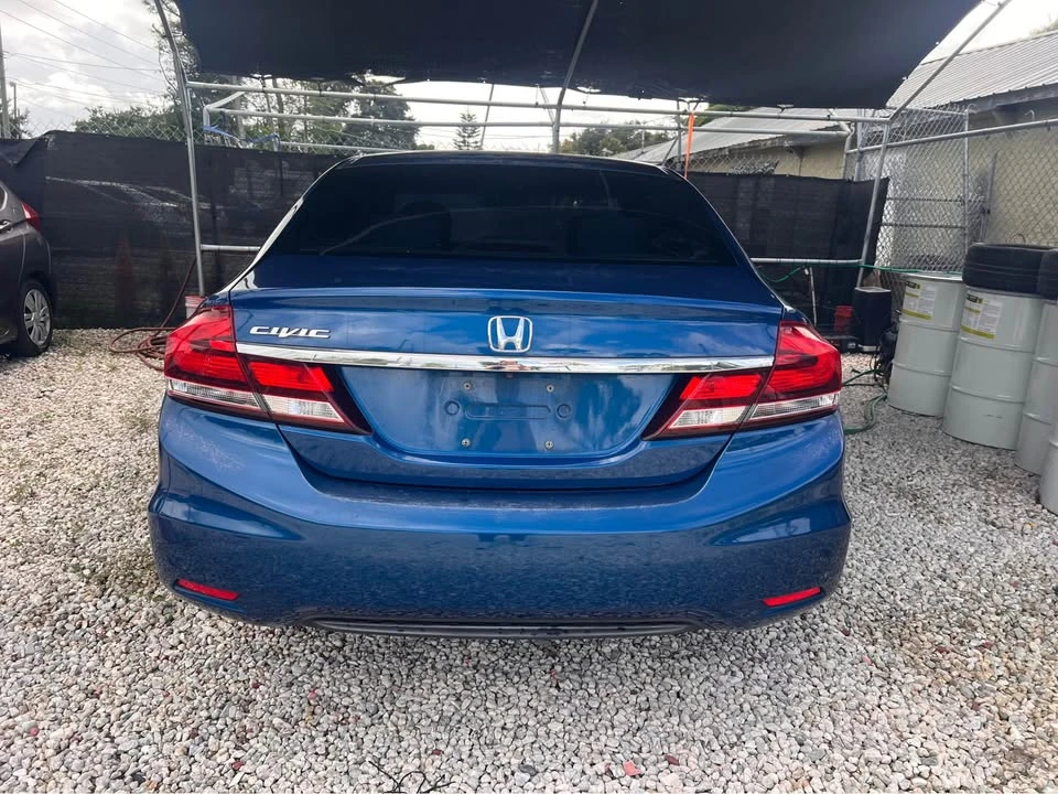 2015 Honda Civic 9th Gen - Image 6 of 18