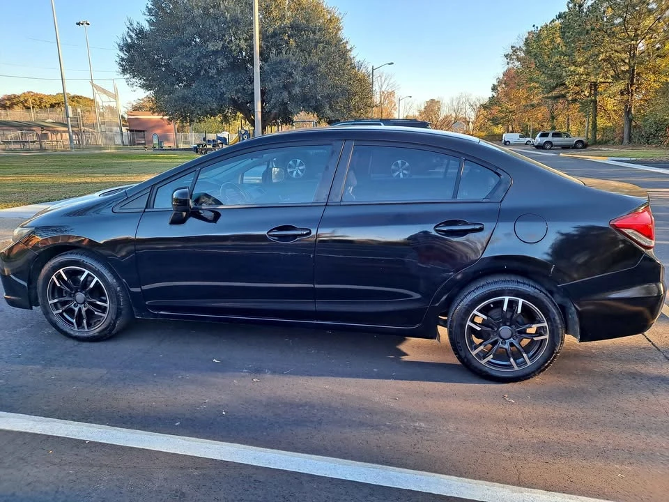 2015 Honda Civic 9th Gen - Image 5 of 9