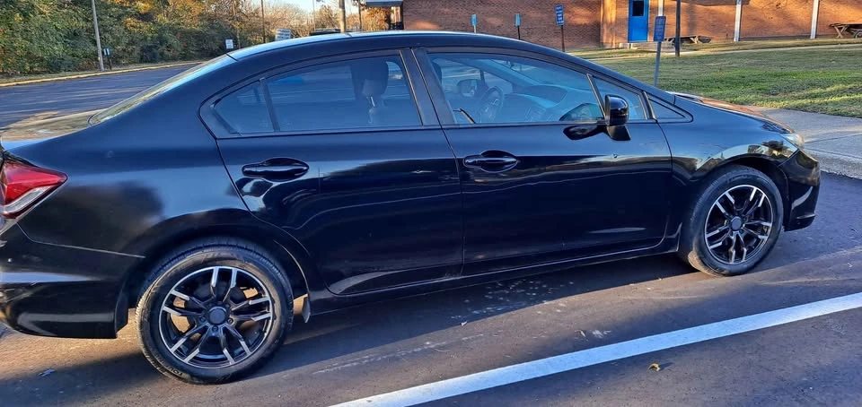 2015 Honda Civic 9th Gen - Image 4 of 9