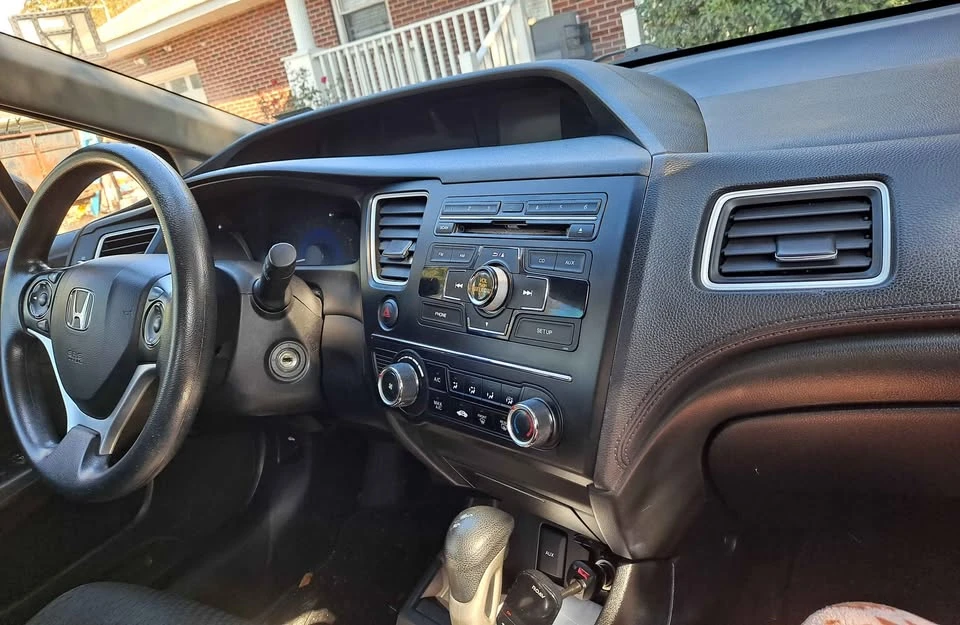 2015 Honda Civic 9th Gen - Image 2 of 9