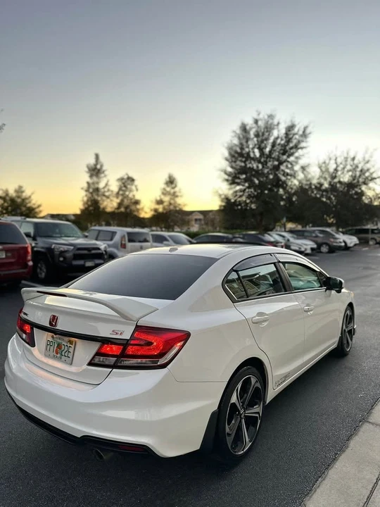 2015 Honda Civic Si 9th Gen - Image 2 of 8