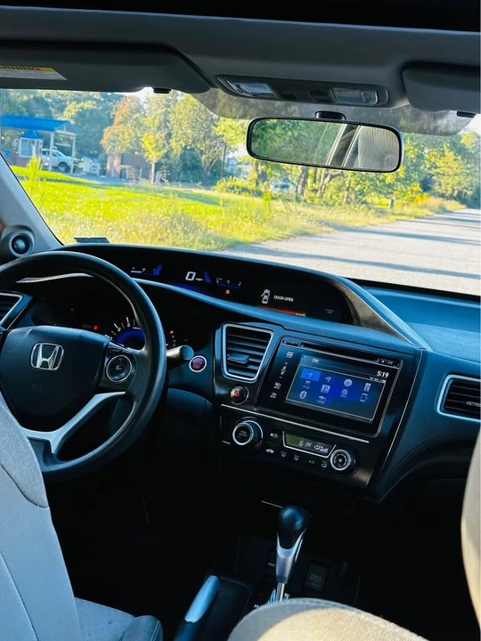 2015 Honda Civic 9th Gen - Image 3 of 16