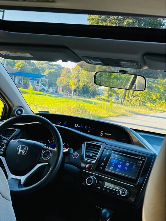 2015 Honda Civic 9th Gen - Image 6 of 16